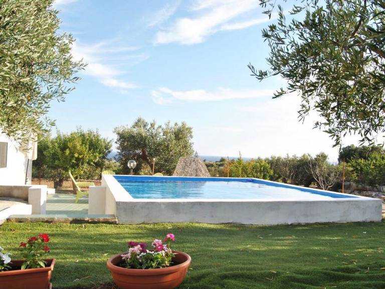 Villa with BBQ, garden & pool in Salve