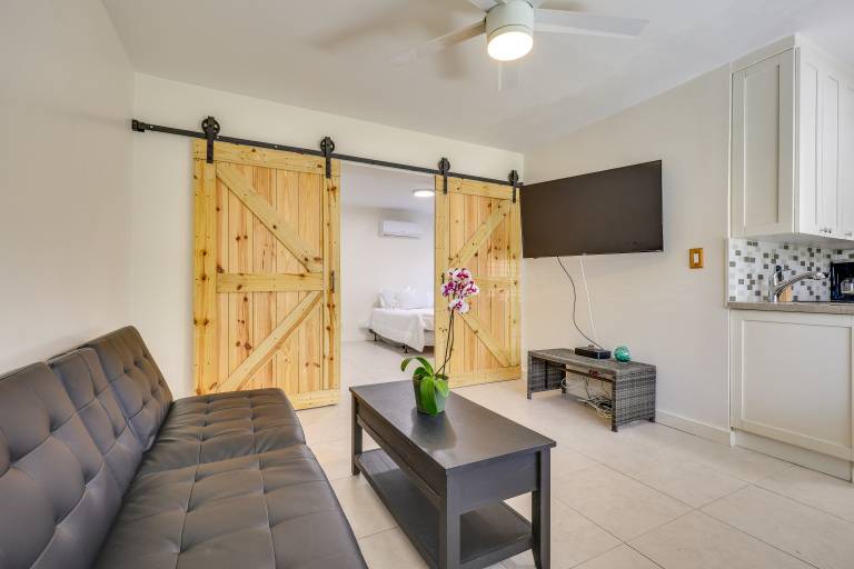 Steps to Pompano Beach: Couple's Retreat w/ Patio! in Pompano Beach, FL