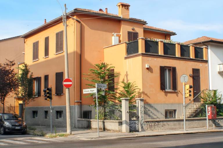 Apartment with 2 rooms for 5 persons in Bologna
