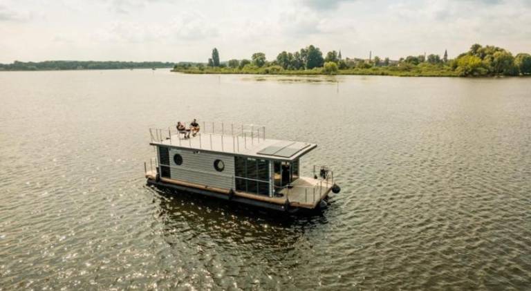 Boat with 2 rooms for 6 persons — photo 5