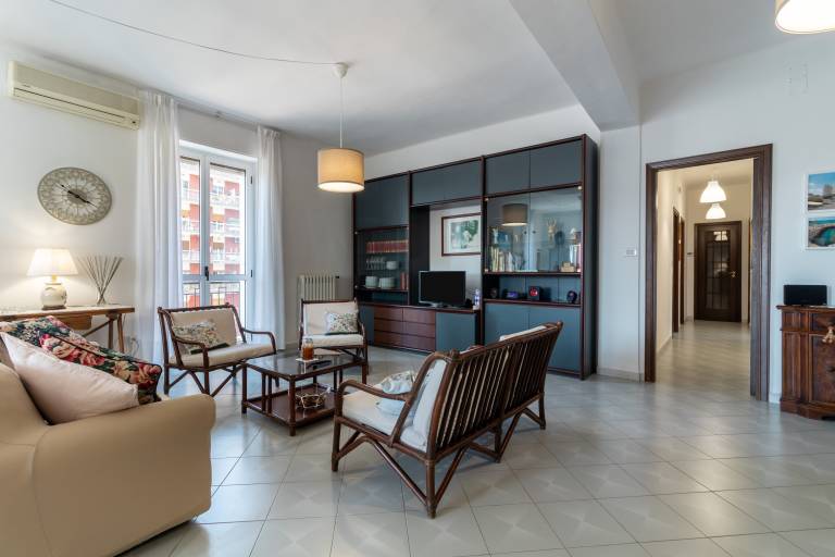 Apartment "Chicca Casa Vacanze" with Private Terrace & Wi-Fi in Bari