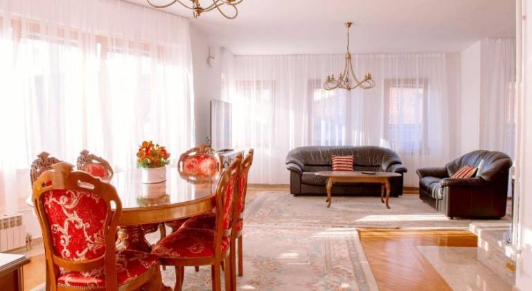 Pleasant rental apartment with yard | Pets allowed — photo 3