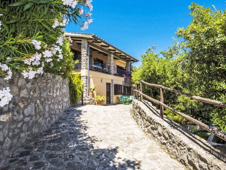 Fully equipped house with terrace, garden & barbeque | Sea view | Close to the beach | Pets are welcome — photo 2