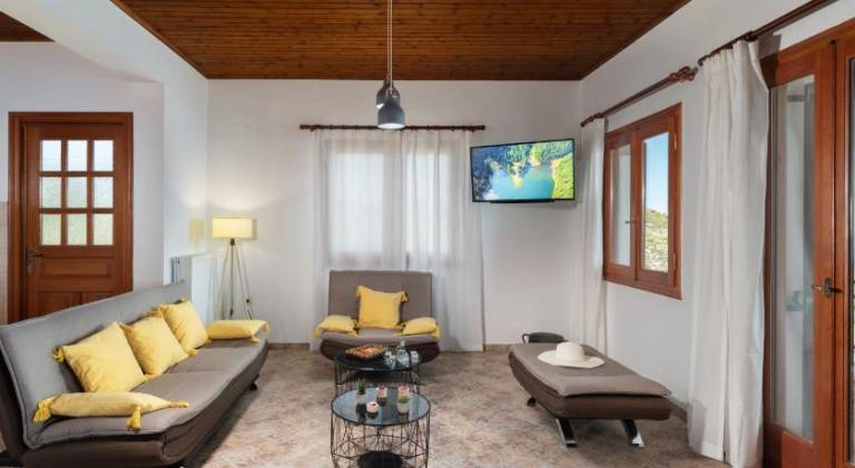 Fully equipped beautiful vacation home with terrace & garden | Pets allowed — photo 3
