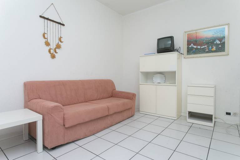 Rental apartment with patio — photo 3