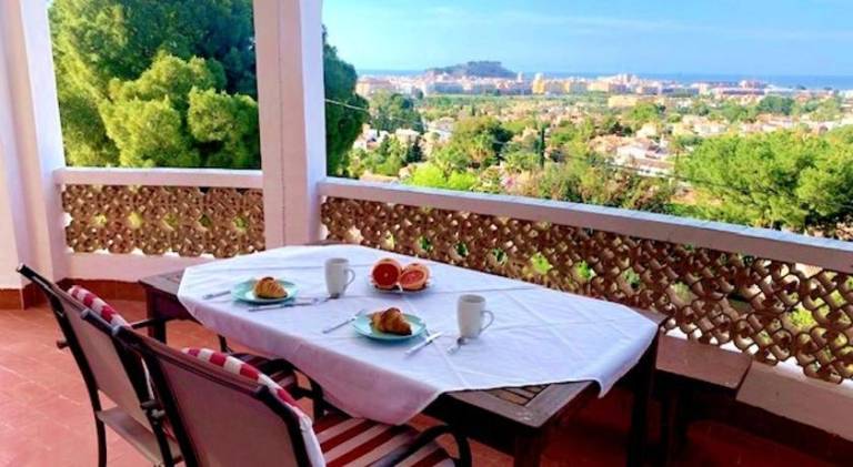 Vacation home with grill, private pool & patio in Denia