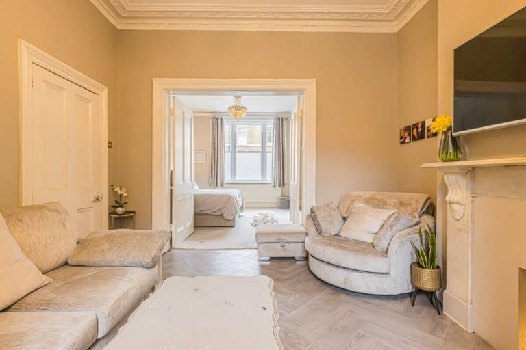 Apartment Old Windsor