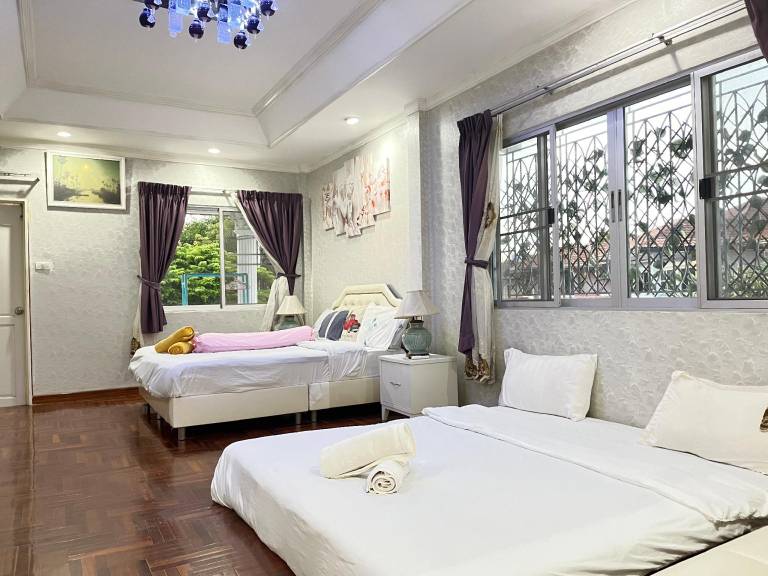 Villa with garden, private pool & jacuzzi — photo 2