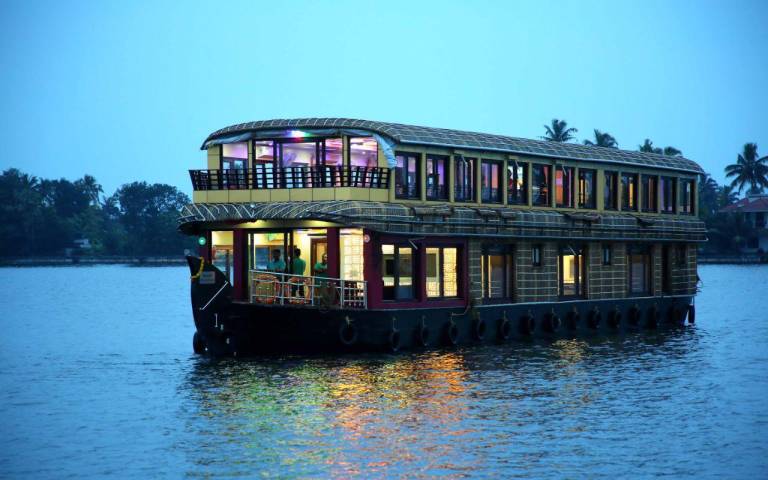 120 m² Hausboot