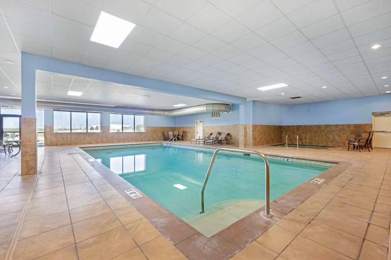 Best Western Plus Mid Nebraska Inn & Suites — photo 5