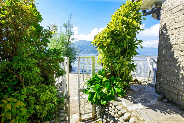 Charming vacation home with terrace | Lake view | Beach nearby | Pets allowed — photo 2