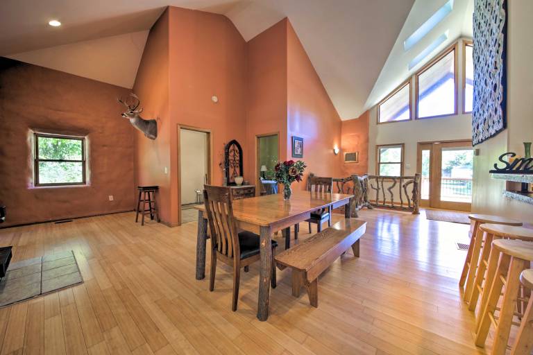 Peaceful Custom Carbondale Home w/ Deck, Near SIU! — photo 5