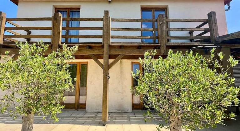 Vacation home with pool in Bayonne