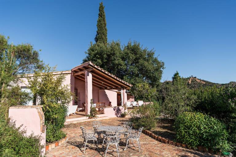 Fully equipped wonderful villa with BBQ, yard & pool | Beach view | Perfect for remote work | Pet-friendly — photo 2