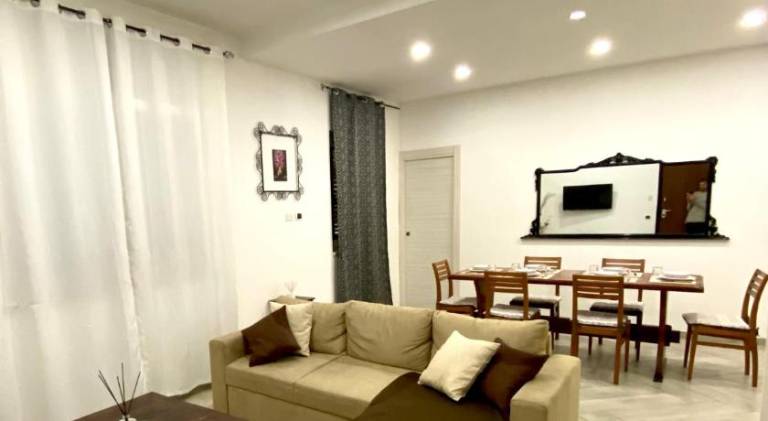 Rental apartment with patio & yard — photo 3