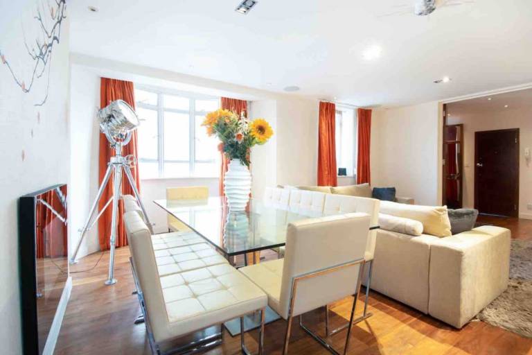 Holiday apartment with 2 rooms for 6 persons in London, KY