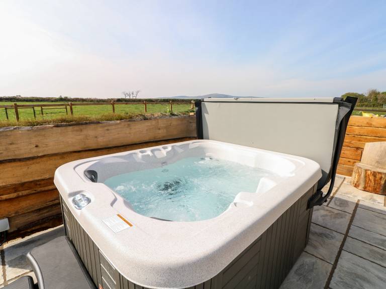 Cottage with garden, barbecue & jacuzzi — photo 2