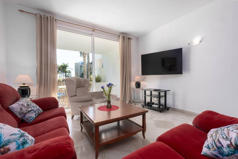 Apartment 'Apartamento De Lujo A 30m Playa' with Sea View, Wi-Fi and Air Conditioning — photo 3