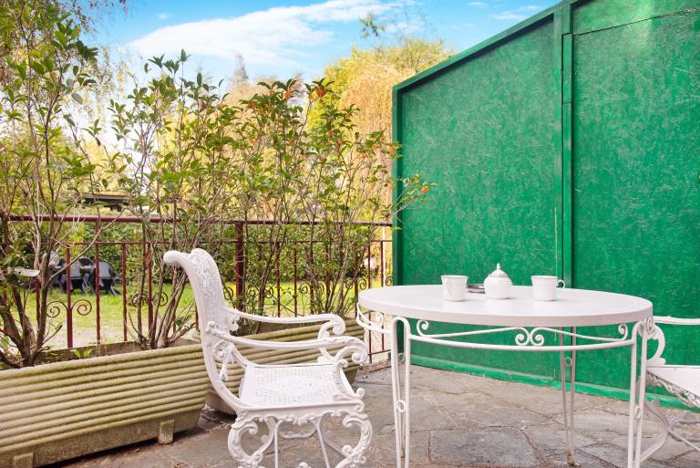 Fully equipped beautiful rental apartment with yard, terrace & fast internet | Garden view | Suitable for remote work | Pets are welcome in Varese