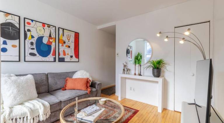 Cozy 2BR in Plateau Mont-Royal Downtown MTL in Montréal, QC