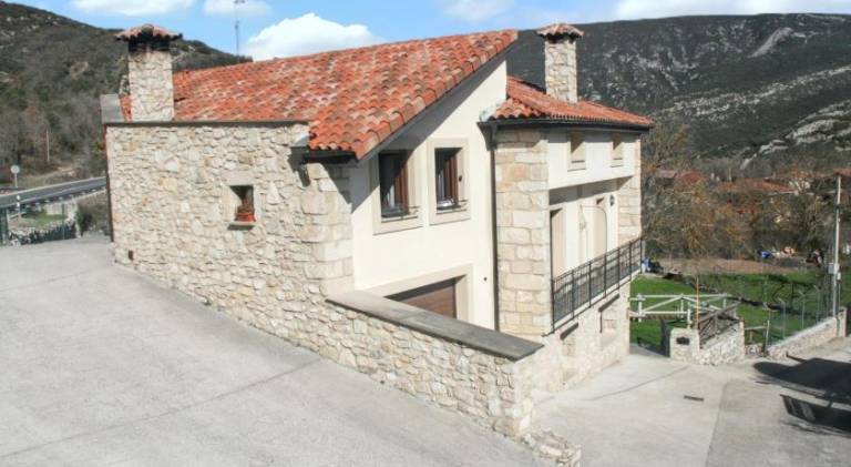 Spacious House in Merindad de Valdivielso — photo 3