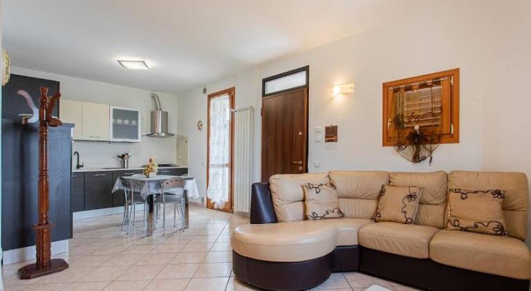 Fully equipped nice apartment with yard, patio & grill | Suitable for remote work | Pets allowed — photo 2