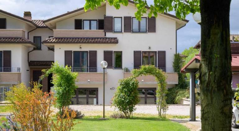 Rental apartment with 2 rooms for 5 persons in Gubbio