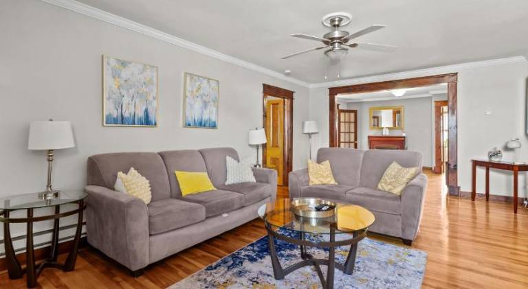 Spacious 3BR Parking Pet-Friendly — photo 2