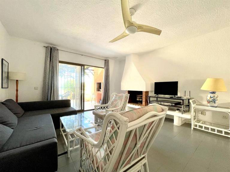 Nice vacation home with BBQ, yard & pool | Beach nearby | Pets allowed — photo 2