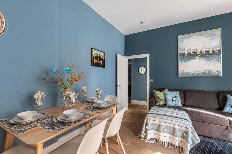 Holiday apartment | Close to Brighton Palace Pier | City view | Suitable for remote work — photo 2