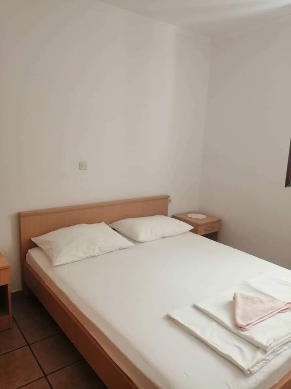 One bedroom apartment near beach Kustići, Pag (A-4129-a) — photo 4