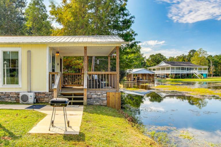 Waterfront Deck! Couple’s Retreat on Point A Lake — photo 2