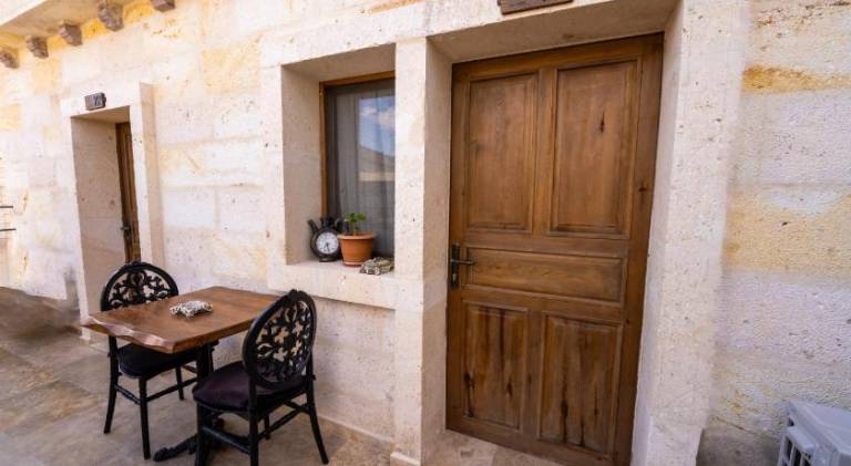 Library Cave House — photo 3