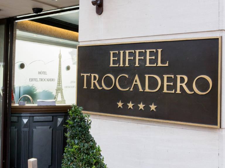 Hotel Eiffel Trocadero in Puteaux