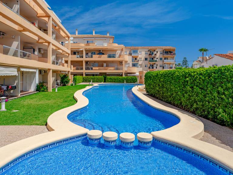 Ferienwohnung mit Pool in Dénia, Spanien f&uuml;r max. 2 Personen