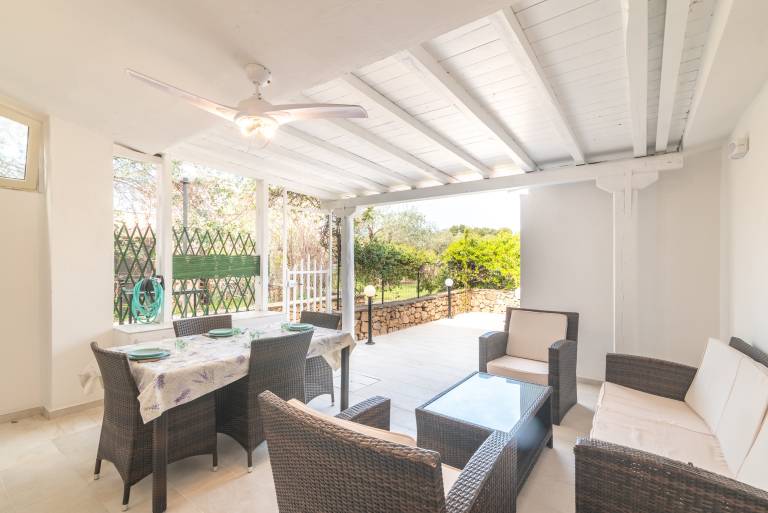 Holiday Home 'Villetta Li Menduli' with Private Terrace and Air Conditioning in San Teodoro