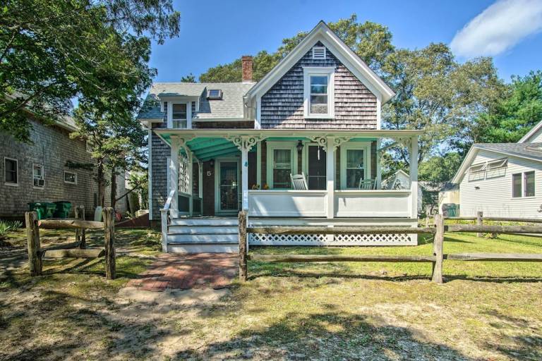 Cabin Oak Bluffs