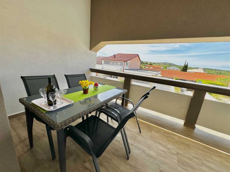 Family-friendly wonderful rental apartment with grill, yard & patio | Pets allowed in Zadar
