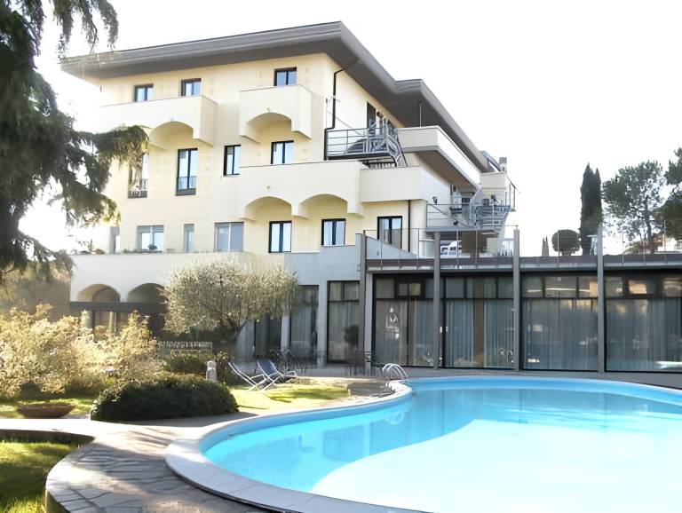 Hotel Piccola Vela in Desenzano del Garda