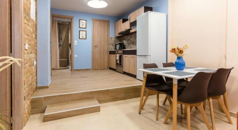 Beautiful rental apartment | Close to Church of the Holy Apostles | Pets are welcome — photo 3