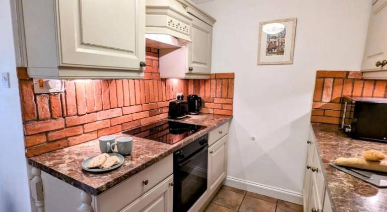 House with 2 rooms for 4 persons — photo 4