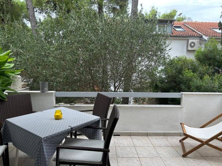 Apartments Matkov in Jelsa