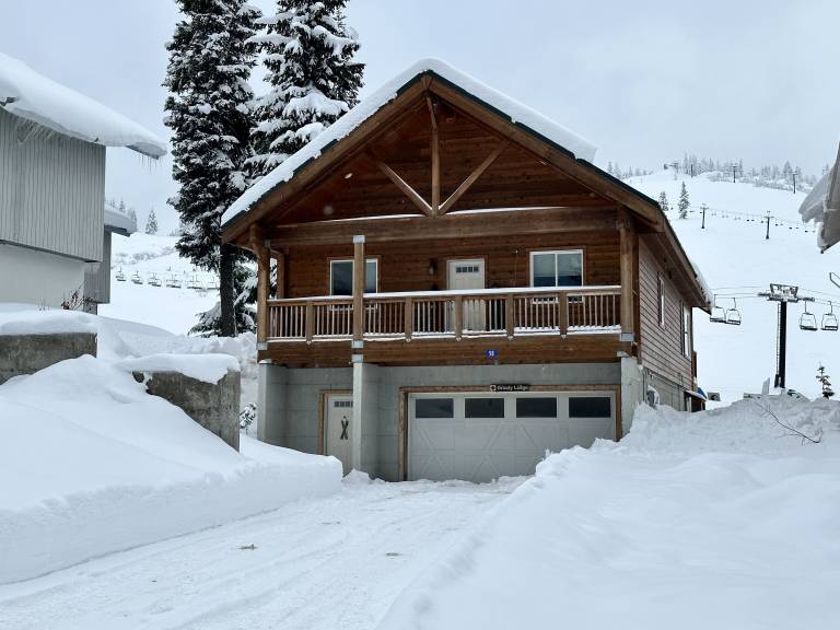House Snoqualmie Pass