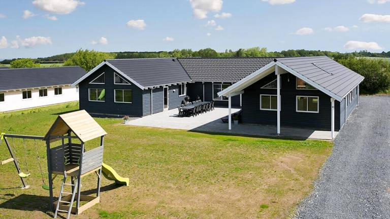 Family-friendly house with jacuzzi, garden & sauna | Pets allowed — photo 2