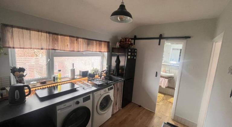 Luxury Smart Apartment Slough, Sleeps 5, Garden, Parking, Spa-Style Bathroom — photo 5