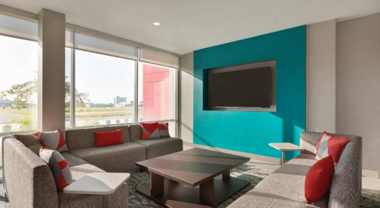 Avid hotel Coralville - Iowa City by IHG — photo 2