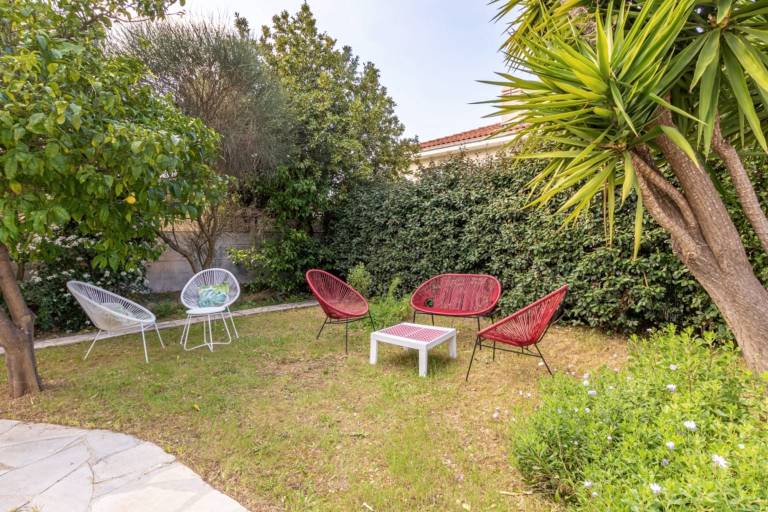 House with patio, grill & yard — photo 4
