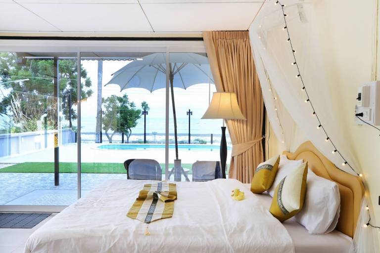 Villa with yard, BBQ & pool | Suitable for remote work — photo 2