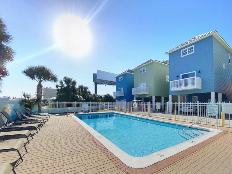 Vacation home with pool | Sea view in Bay City, AL