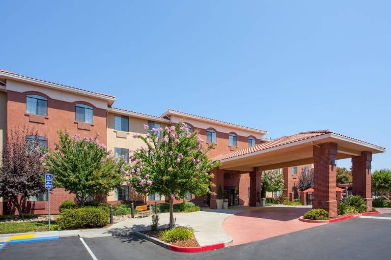Holiday Inn Express & Suites Davis University Area by IHG